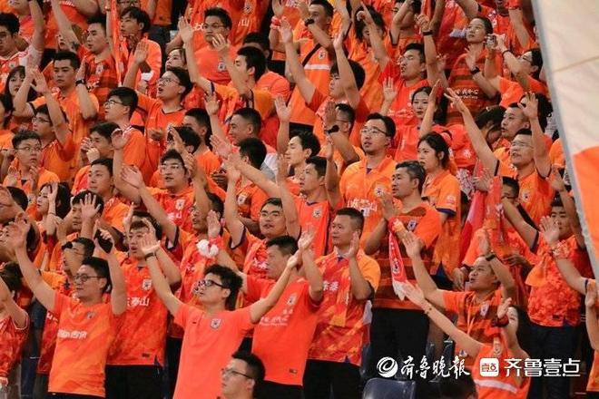 关于费德勒迎来二十赛季出色发挥，加拿大队观众热烈欢呼！引发球迷热议的信息