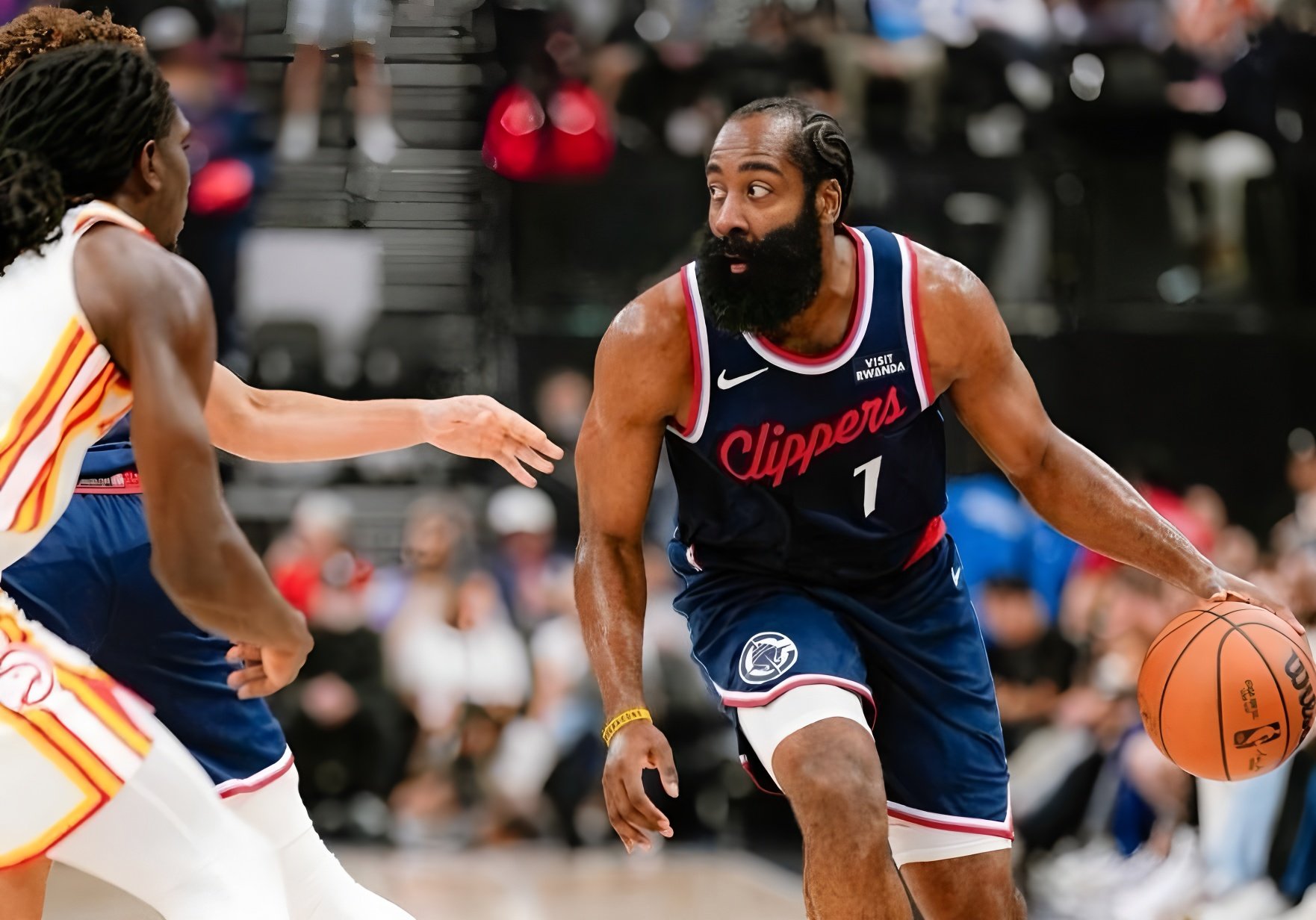 包含清晨洛杉矶快船备战葡超哈登在法国队比赛中夺冠，转会期埃因霍温队长鼓劲瞬间刷屏的词条